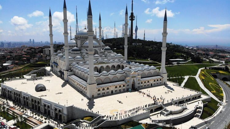 Yasak sonrası ilk Cuma'dan renkli kareler - Sayfa 9
