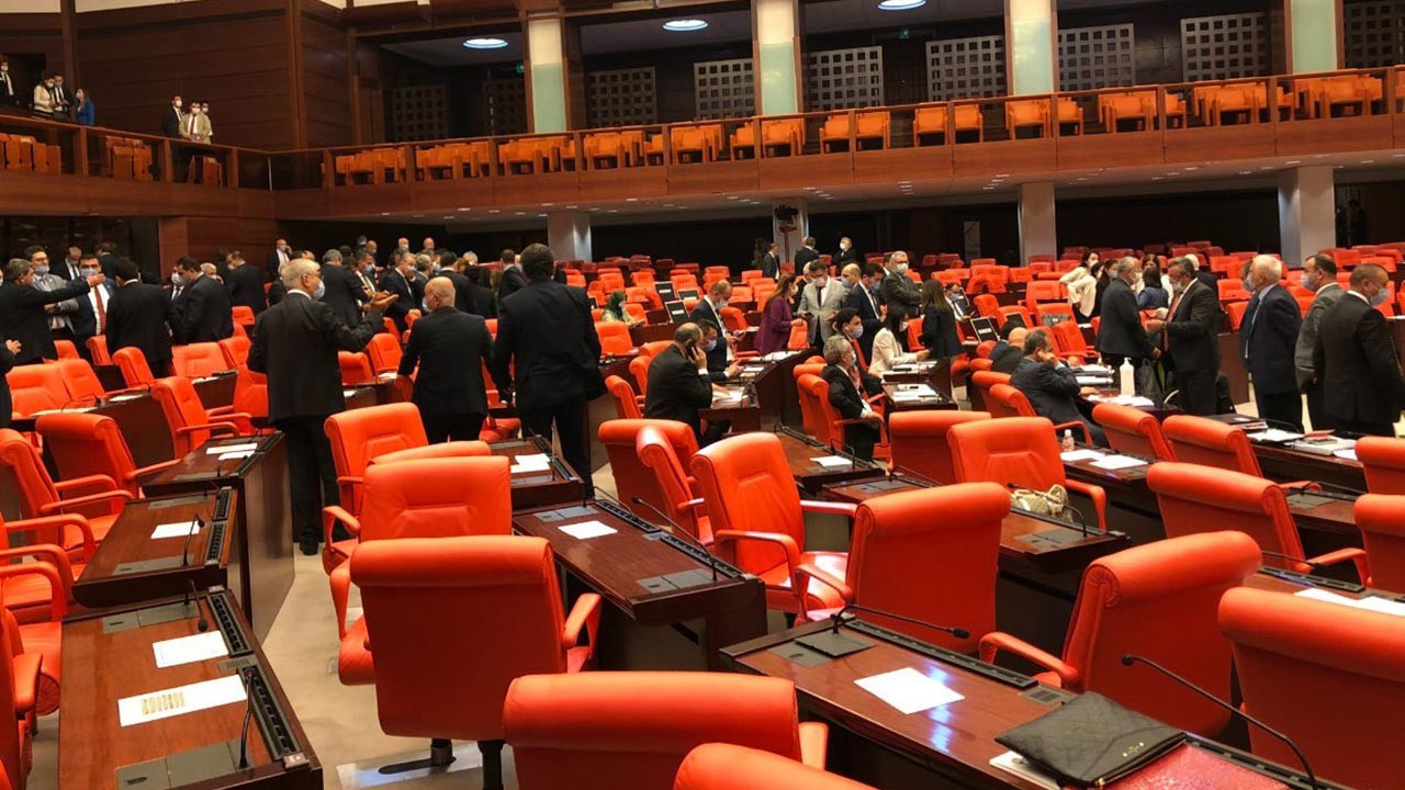 28 milletvekilinin fezlekesi Meclise gönderildi