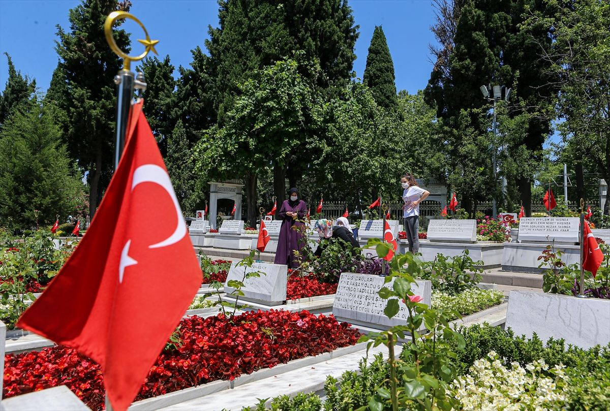 Edirnekapı Şehitliği'nde babalar günü hüznü - Sayfa 6