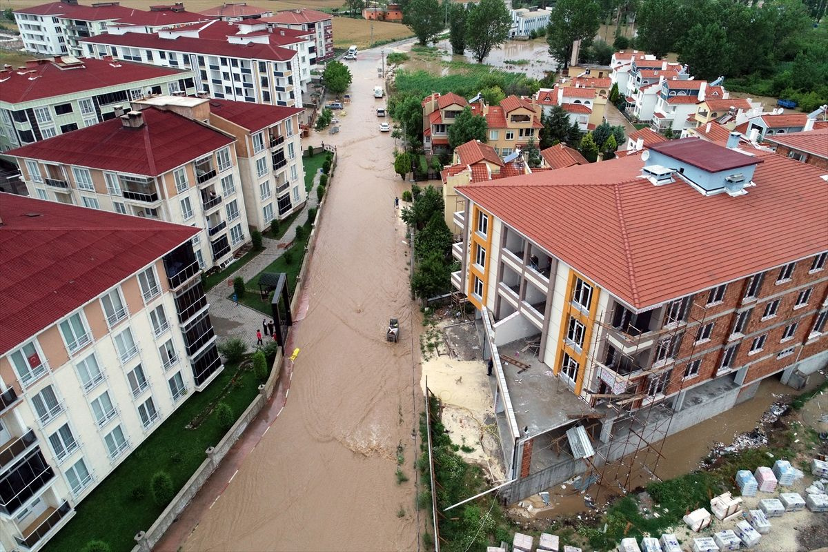 Kırklareli sel suları altında kaldı - Sayfa 13