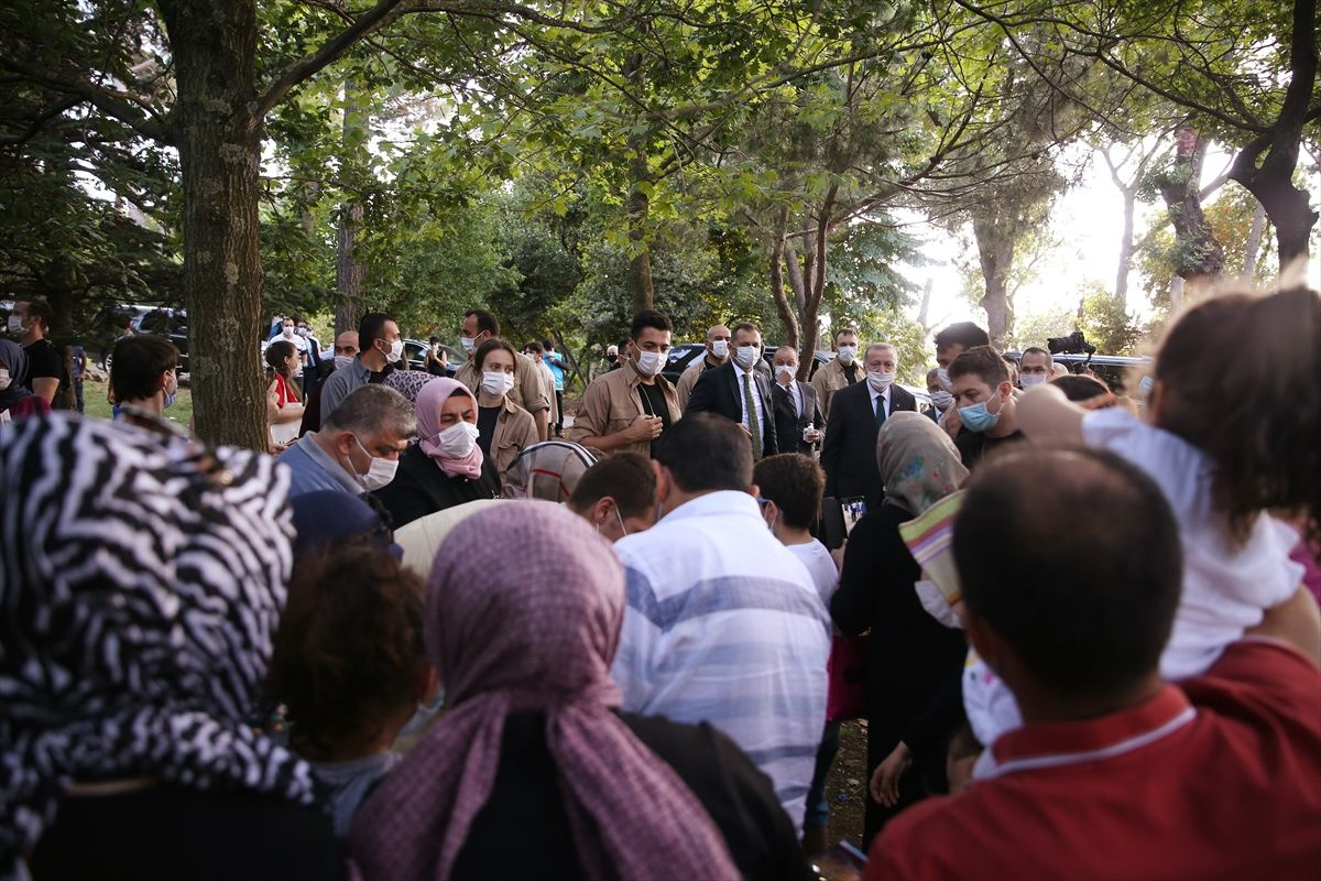 Cumhurbaşkanı Erdoğan parkta vatandaşla buluştu - Sayfa 6