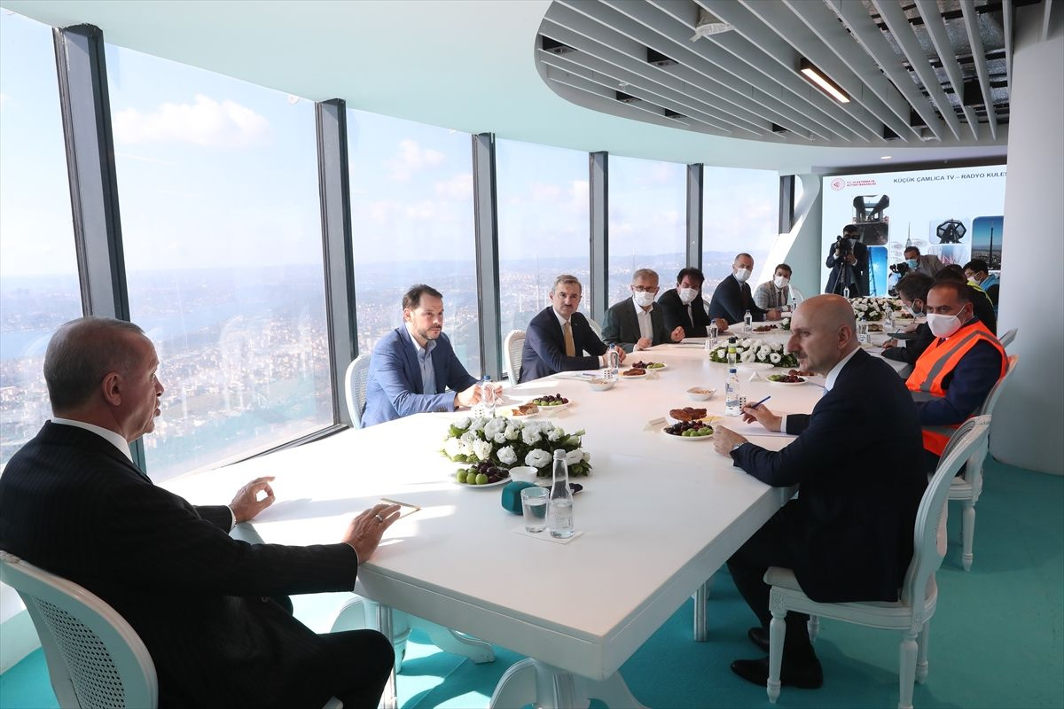 Cumhurbaşkanı Erdoğan parkta vatandaşla buluştu - Sayfa 11