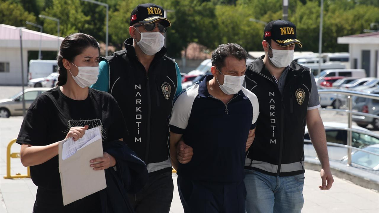 Bataklık Operasyonu'ndan çıkanlar: Lüks araçlar, para, altın, kılıçlar, silahlar... - Sayfa 9