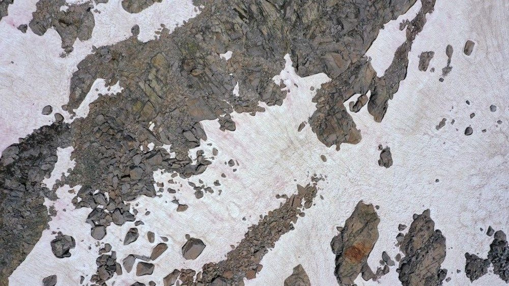 Presena Buzulu'nda kar pembeleşmeye başladı - Sayfa 2