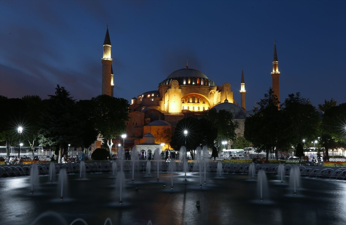Ayasofya Camii vatandaşın ilgi odağı oldu - Sayfa 9