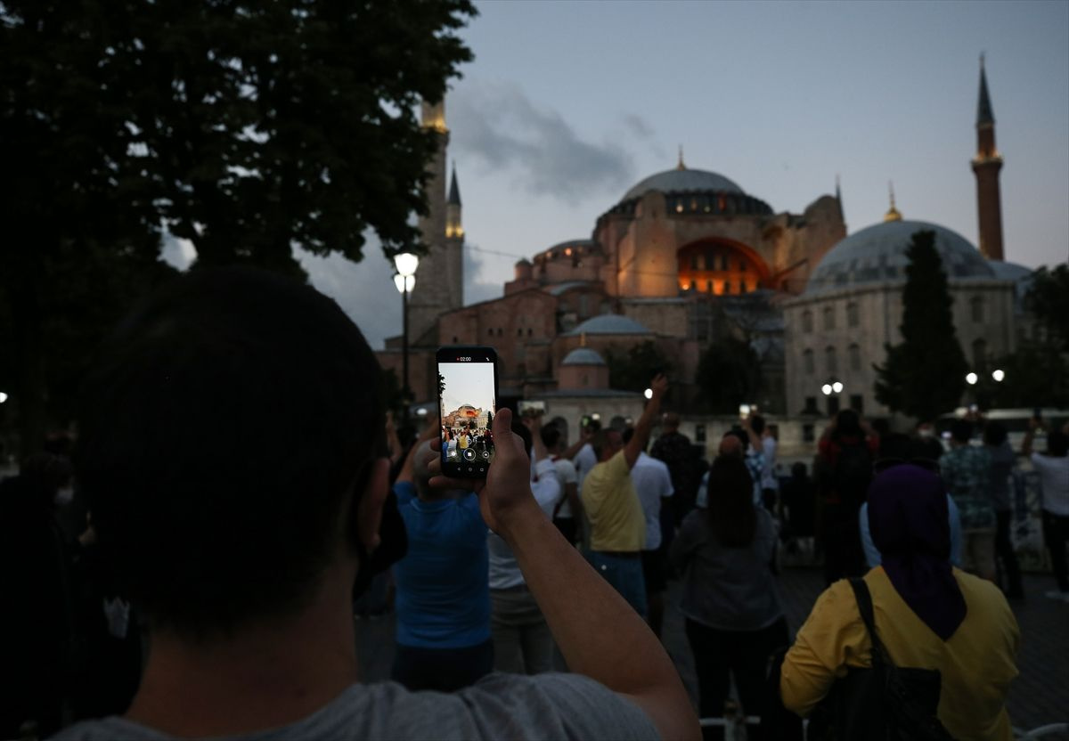 Ayasofya Camii vatandaşın ilgi odağı oldu - Sayfa 5