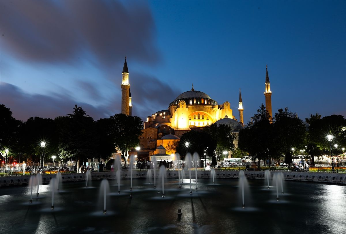 Ayasofya Camii vatandaşın ilgi odağı oldu - Sayfa 7