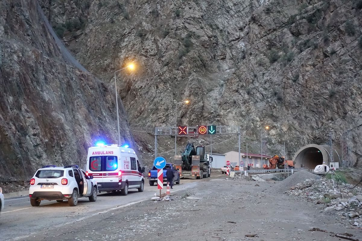 Artvin-Erzurum yolu kapandı, bir kişi öldü - Sayfa 11
