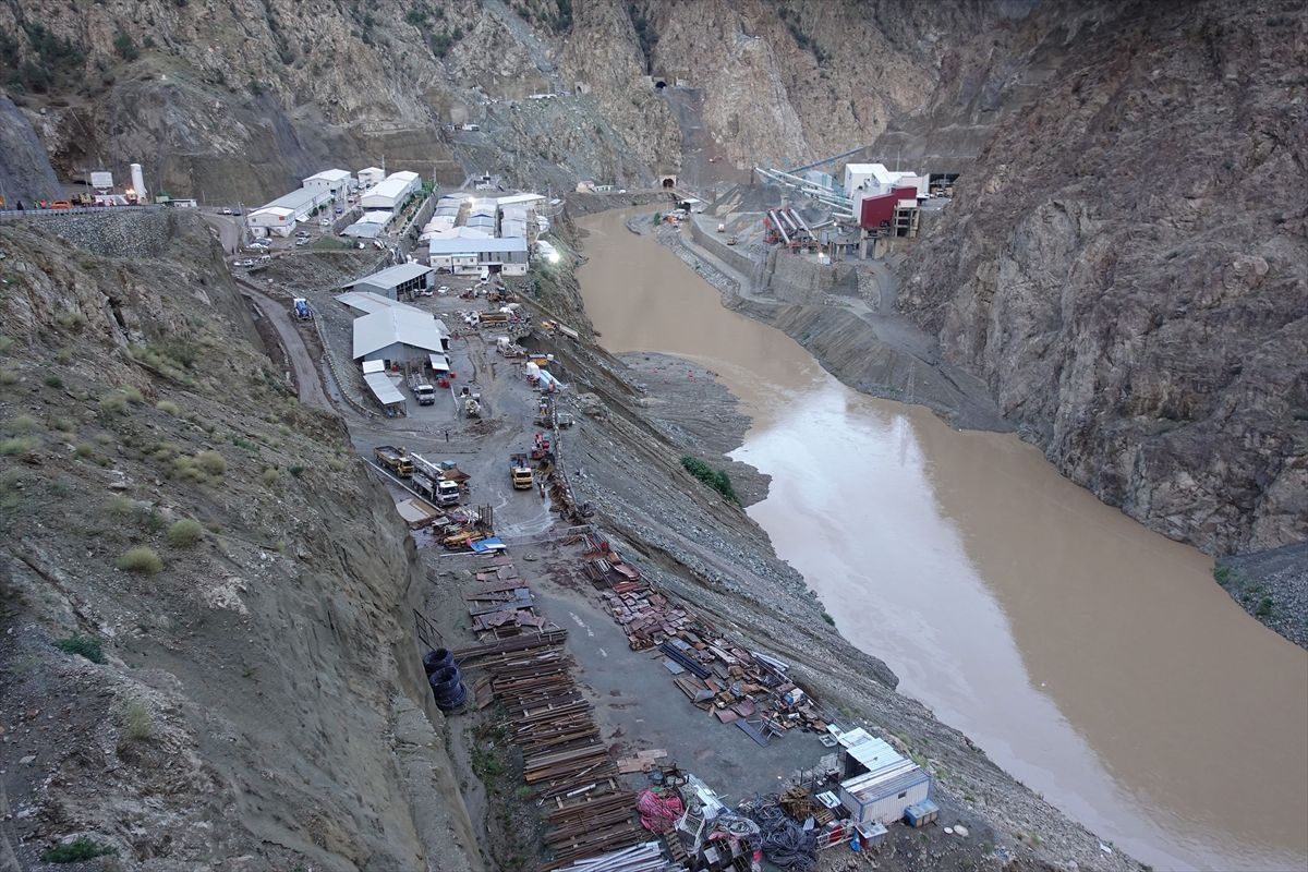 Artvin-Erzurum yolu kapandı, bir kişi öldü - Sayfa 10