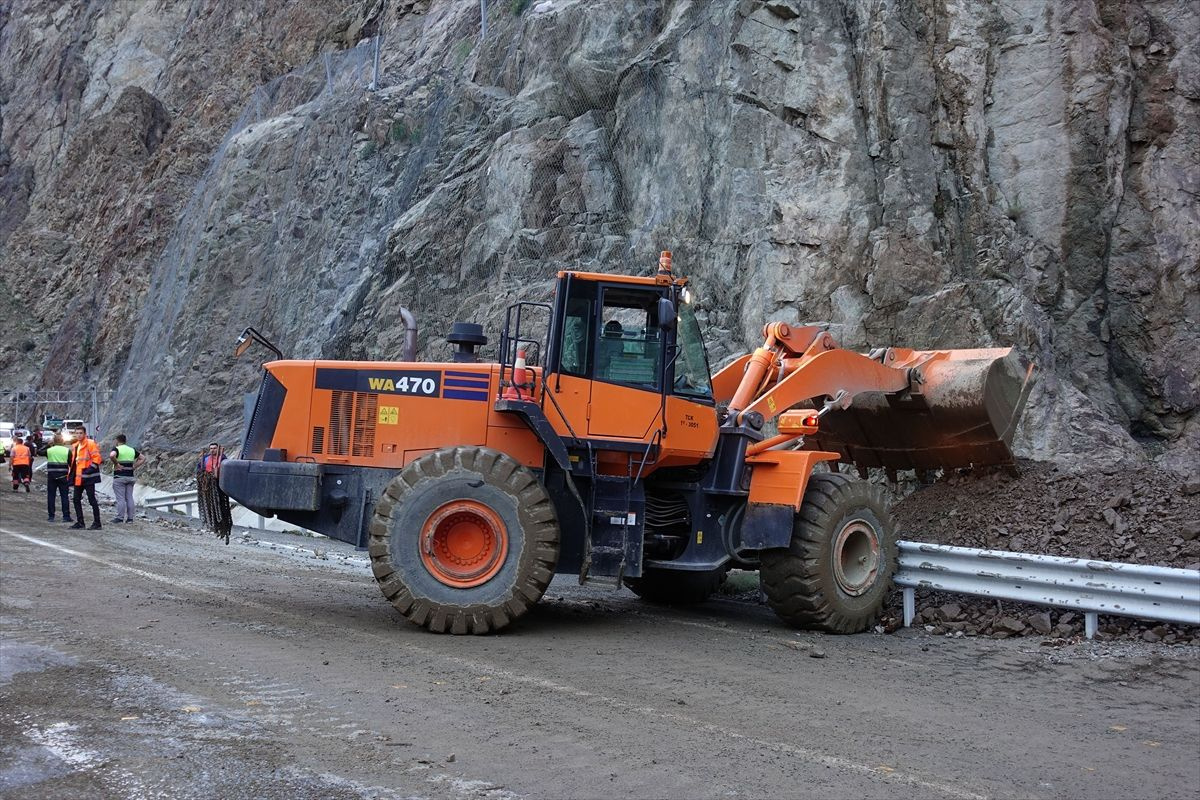 Artvin-Erzurum yolu kapandı, bir kişi öldü - Sayfa 7