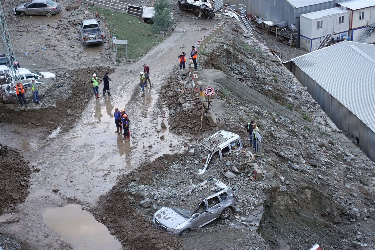 Artvin-Erzurum yolu kapandı, bir kişi öldü - Sayfa 8