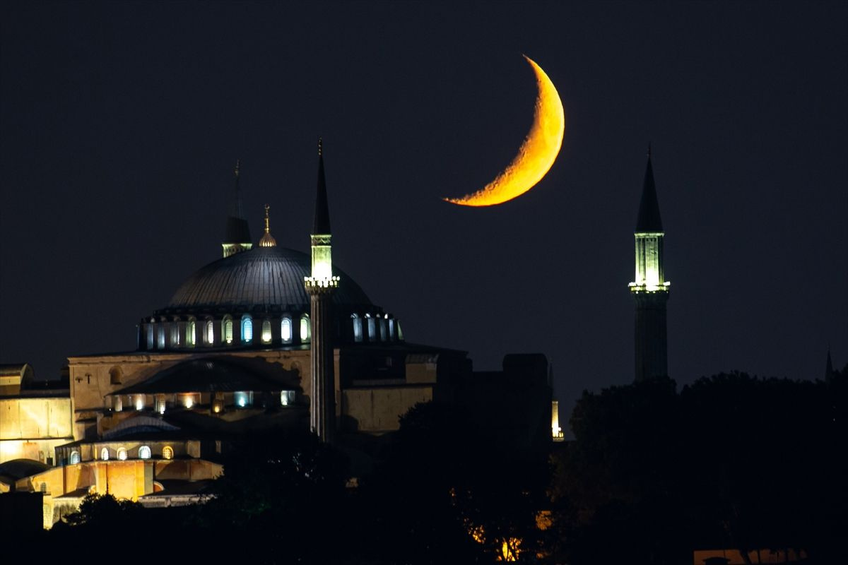 Hilal bu gece Ayasofya Camii için parladı - Sayfa 3