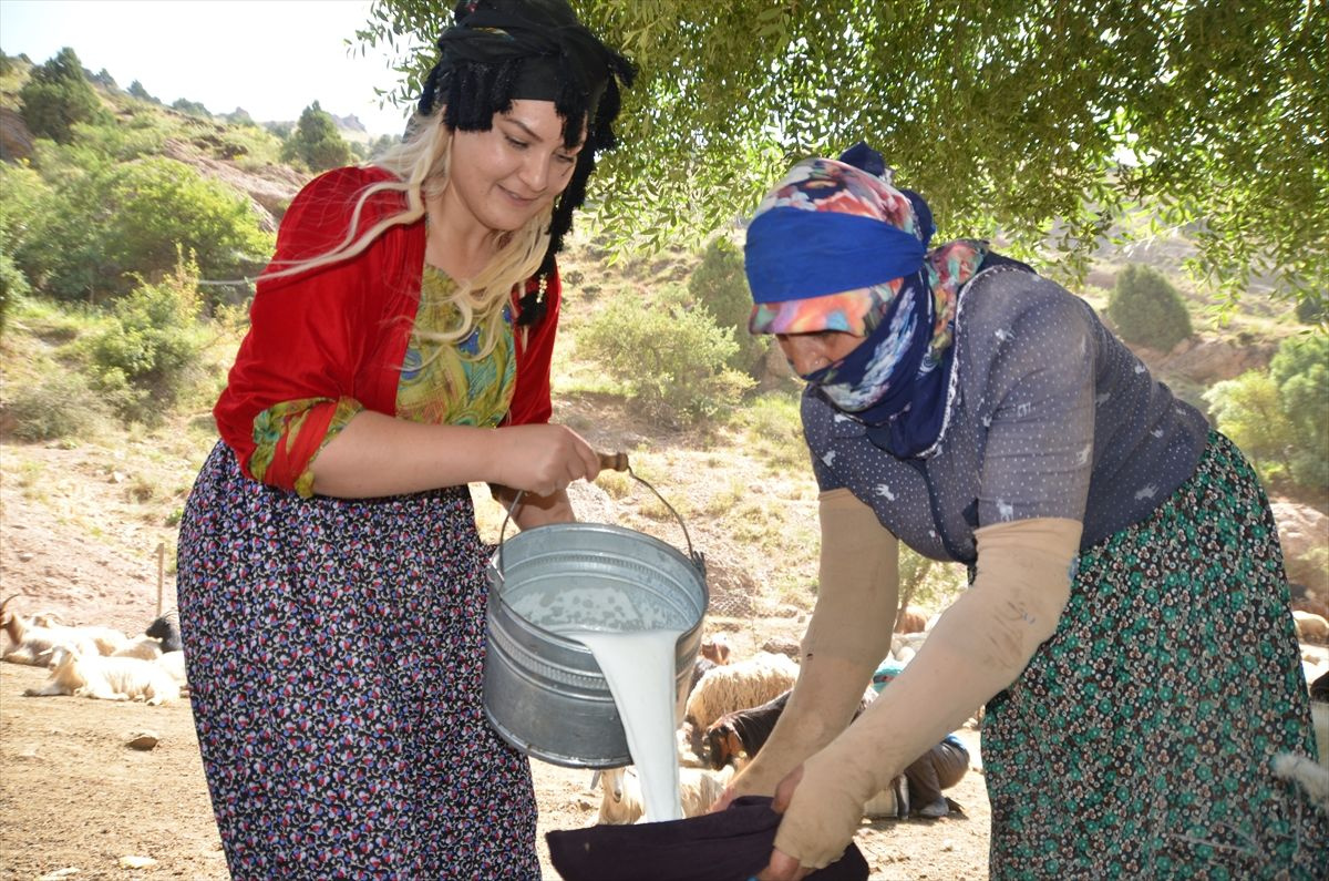 Alime Öğretmen Hakkari'nin dağ köylerinde mutluluğu buldu - Sayfa 8
