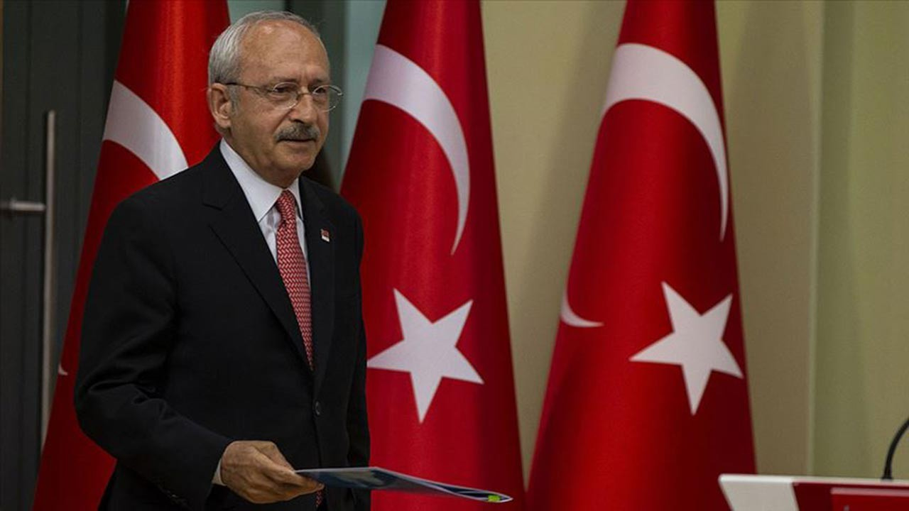 CHP İstanbul'da 4 meclis üyesi istifa etti