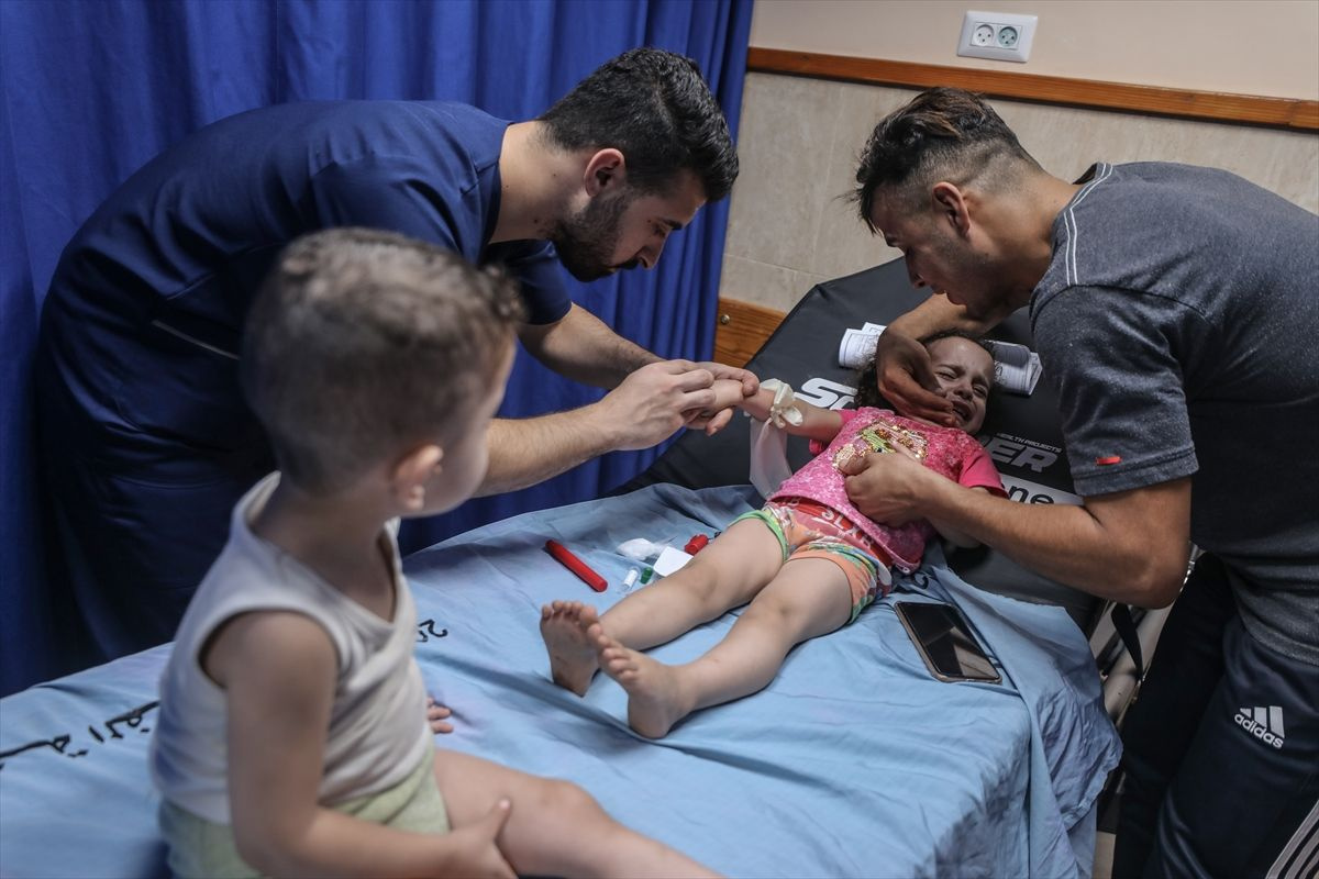 İsrail savaş uçakları Gazze'ye saldırdı - Sayfa 7