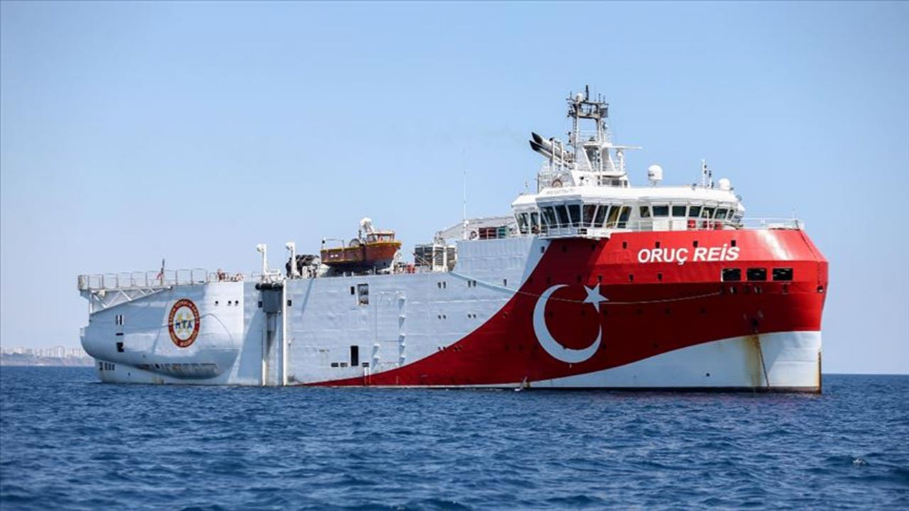 Oruç Reis neden limana çekildi, Türkiye geri adım mı attı? İşte cevabı