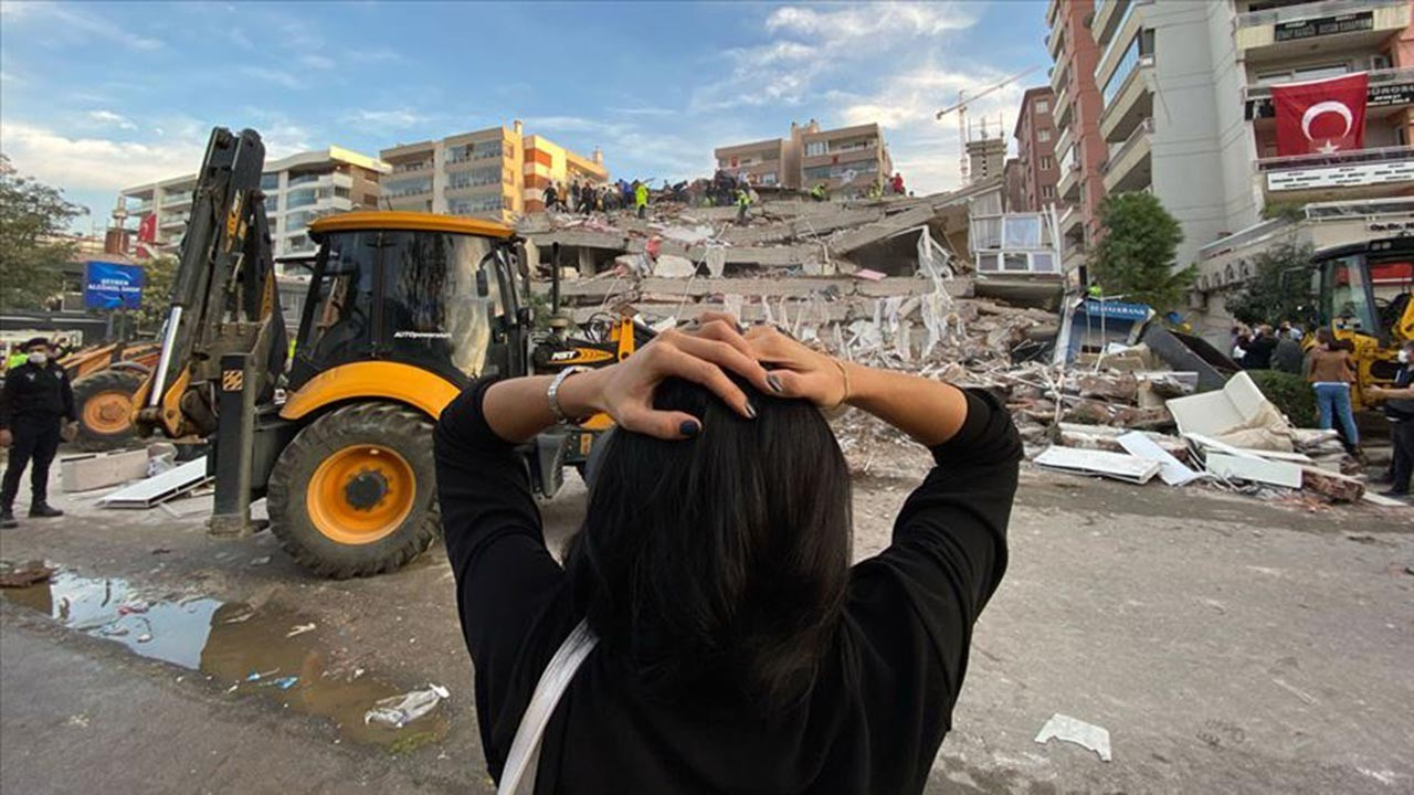 Depremzedeler evlerine kavuştukları için mutlu
