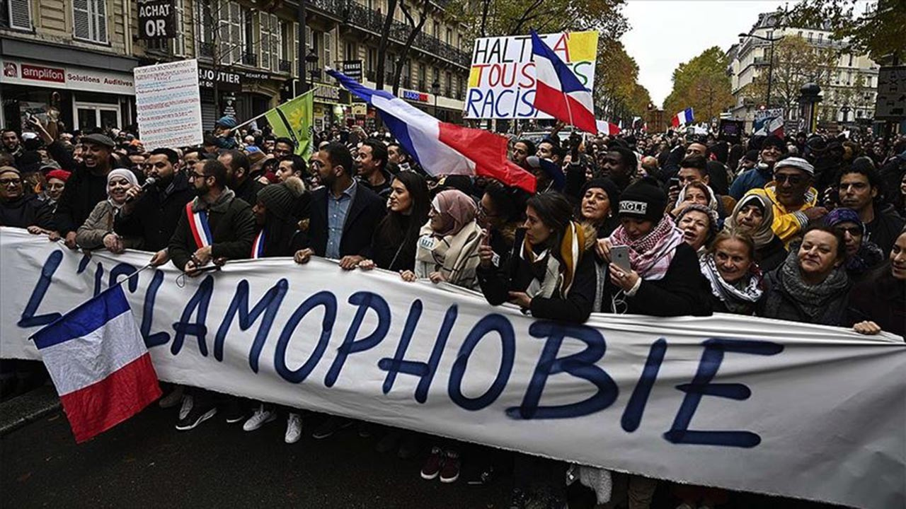 Fransa'da devlet eliyle Müslümanlara şiddet