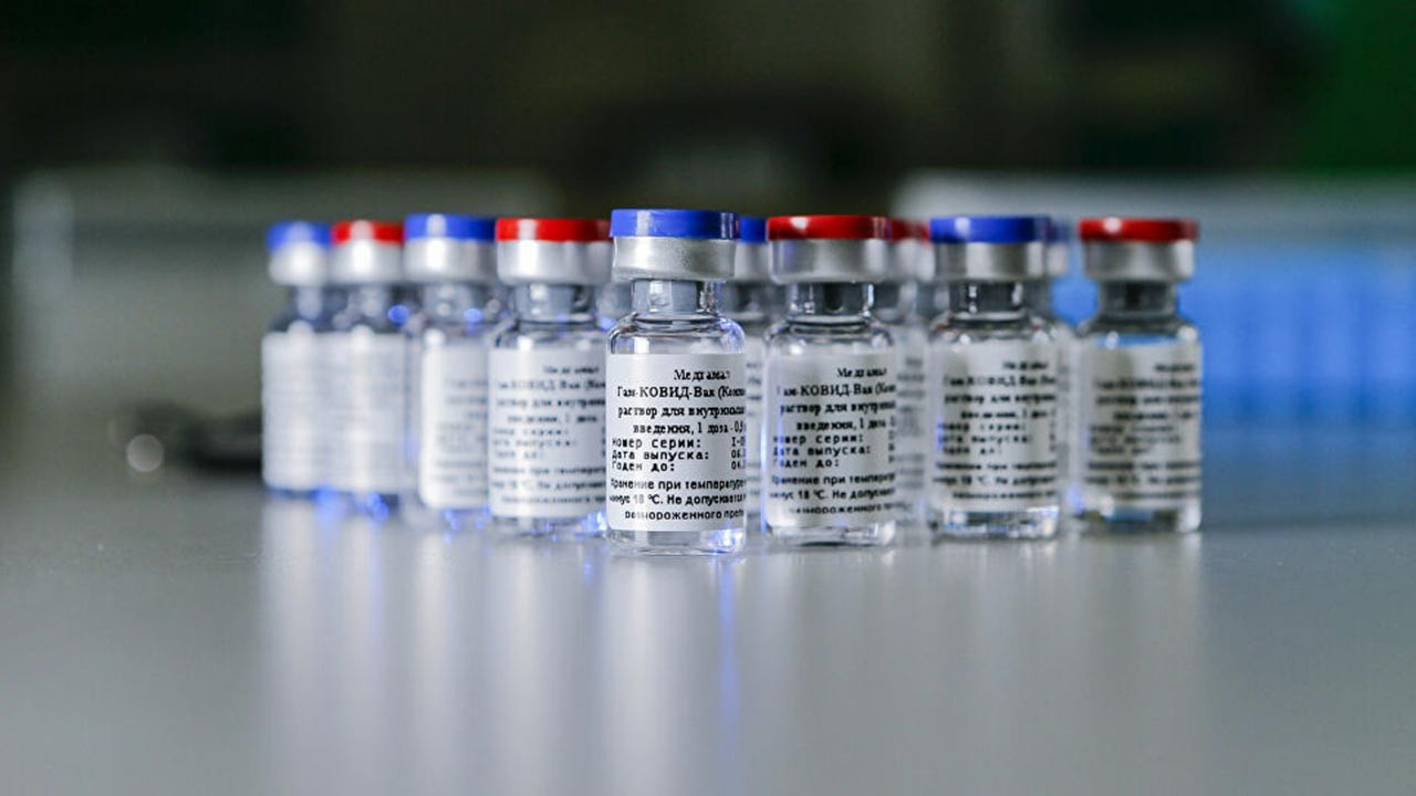 Korona aşısı olan 20 kişi virüse yakalandı