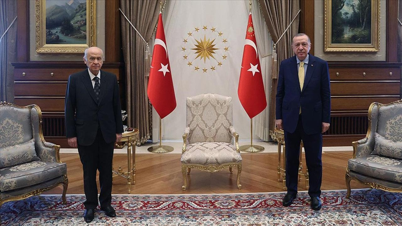 Cumhurbaşkanı Erdoğan ile Bahçeli yeni anayasa için ilk görüşmeyi gerçekleştirdi