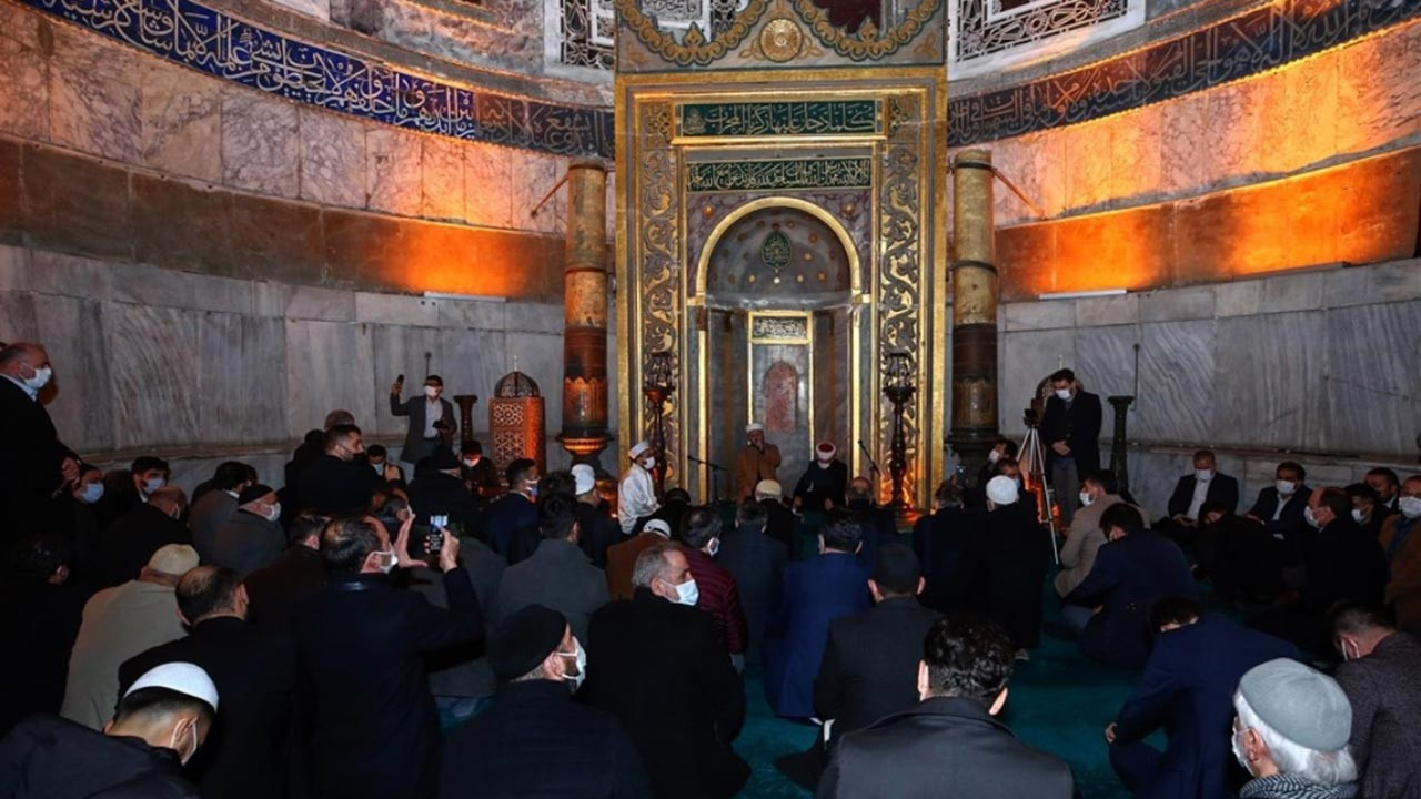 Necmettin Erbakan Ayasofya Camii'nde anıldı