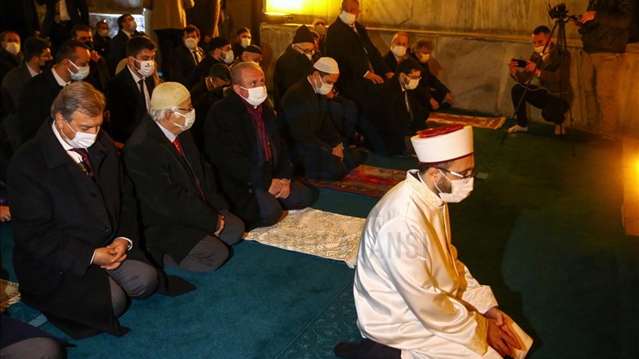 Necmettin Erbakan Ayasofya Camii'nde anıldı