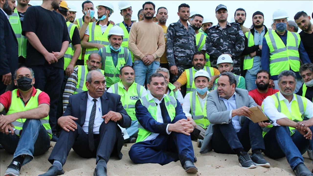 Libya Başbakanı 1 Mayıs'ı Türk işçilerle geçirdi