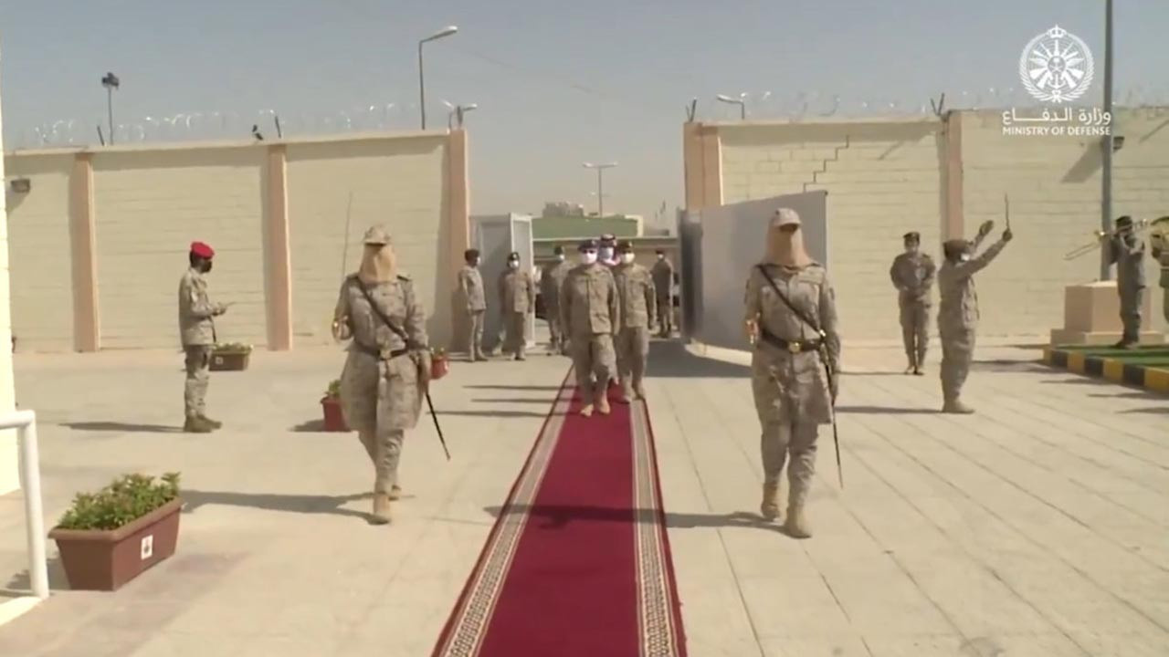 Suudi Arabistan'ın ilk kadın askerleri görevde
