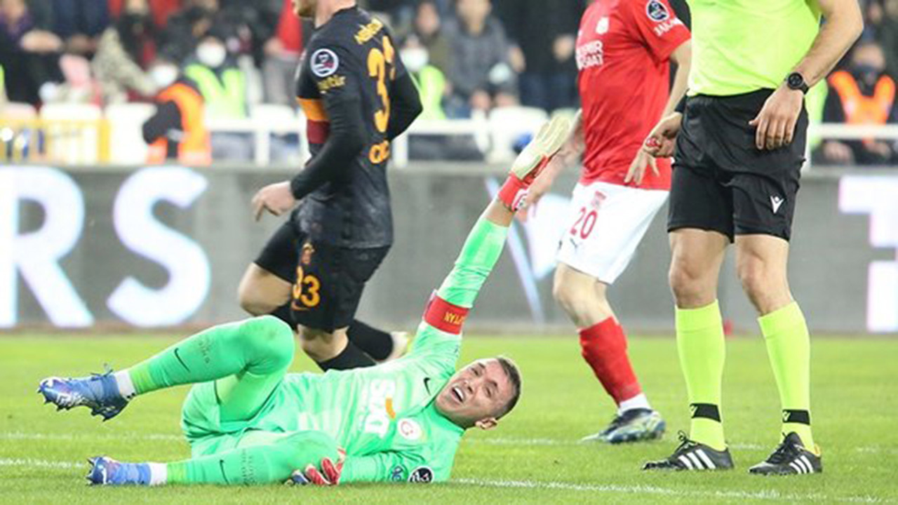 Muslera sakatlandı mı, kaç ay sahalardan uzak, ne zaman dönecek, nereden sakatlandı?