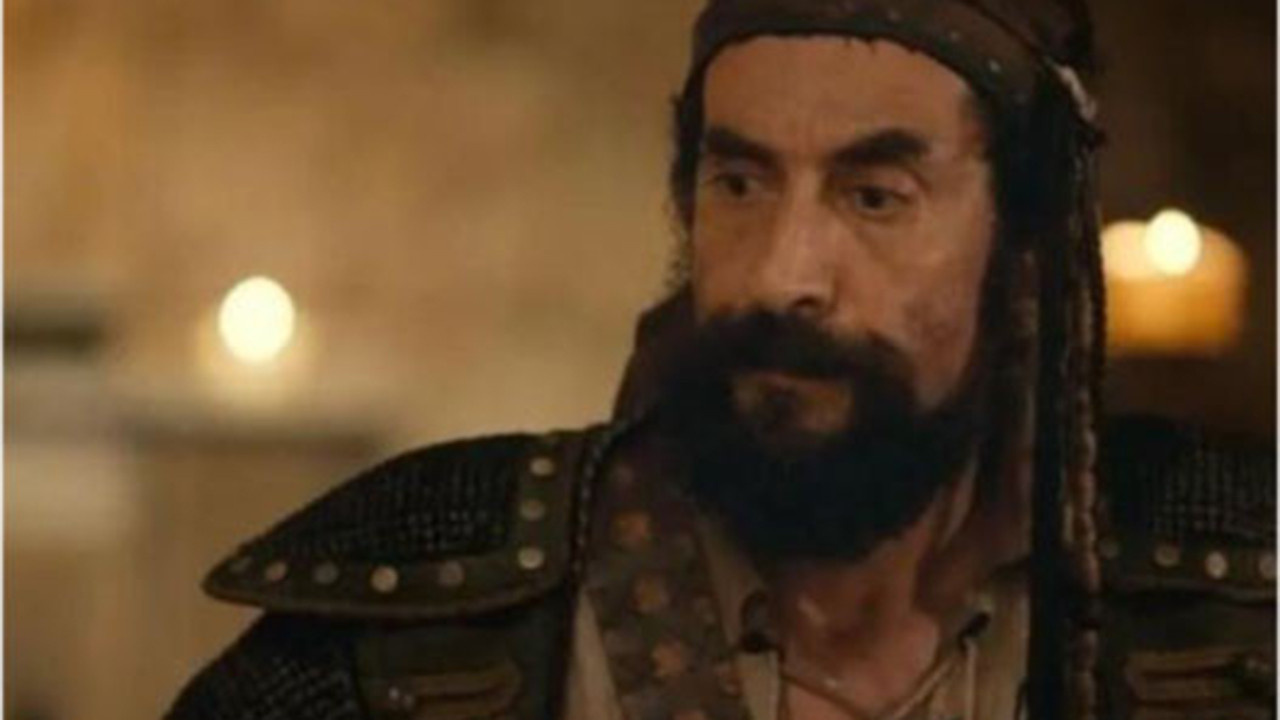 42 yaşındaki dizi oyuncusu Ali Murat Altunmeşe'nin ölüm nedeni henüz açıklanmadı.