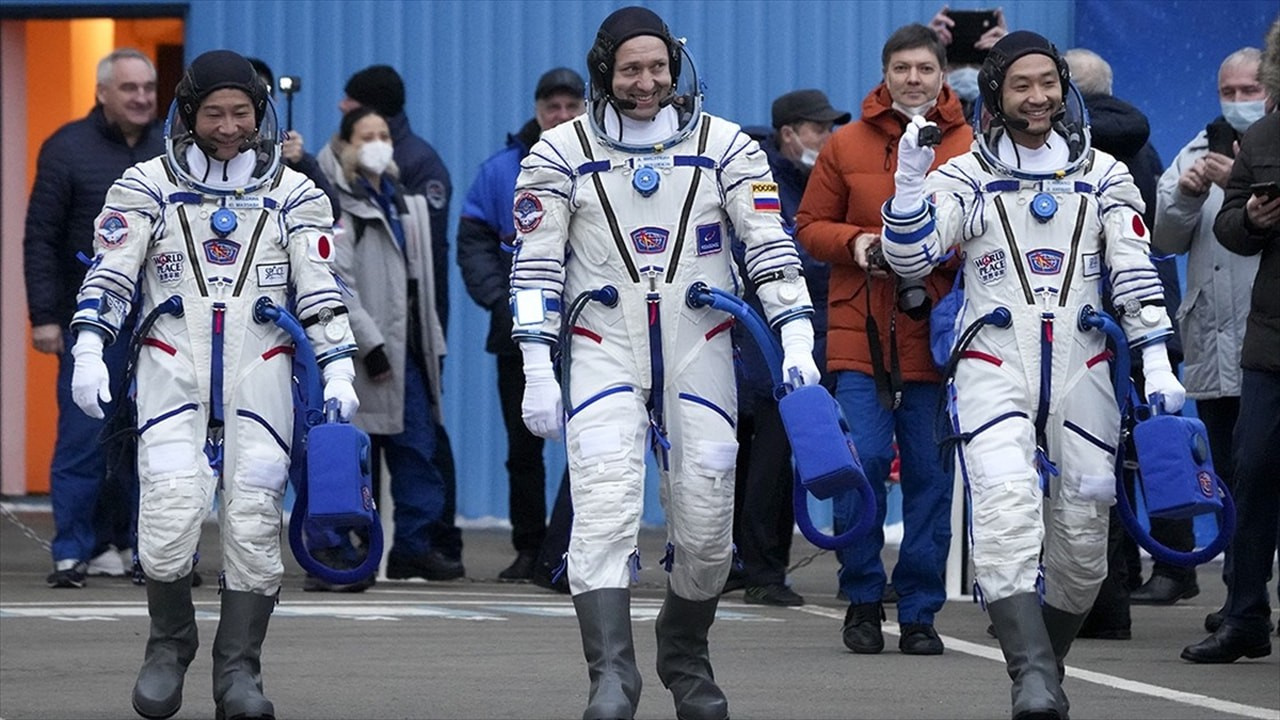 Uzay turisti Japonlar döndü