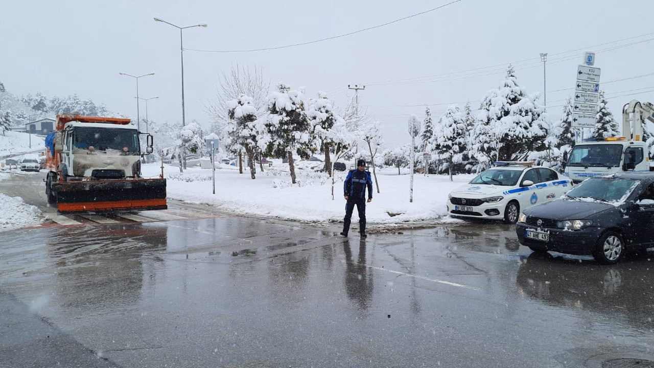Karabük, Düzce, Kocaeli ve Sakarya'da yoğun kar