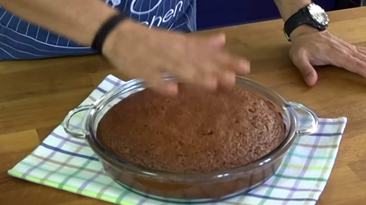 Arda Türkmen ıslak kek tarifi, brownie, portakallı kek, irmik helvası tarifleri