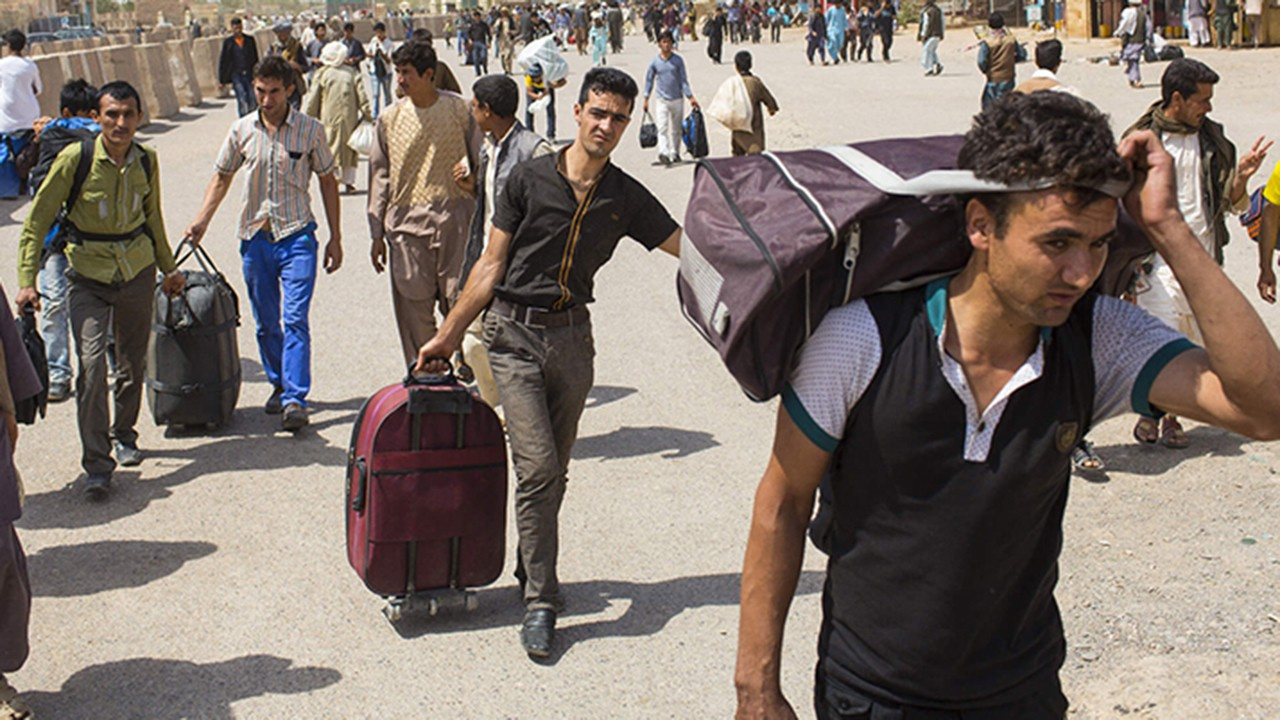 Iğdır'dan 1237 Afgan göçmen gönderildi
