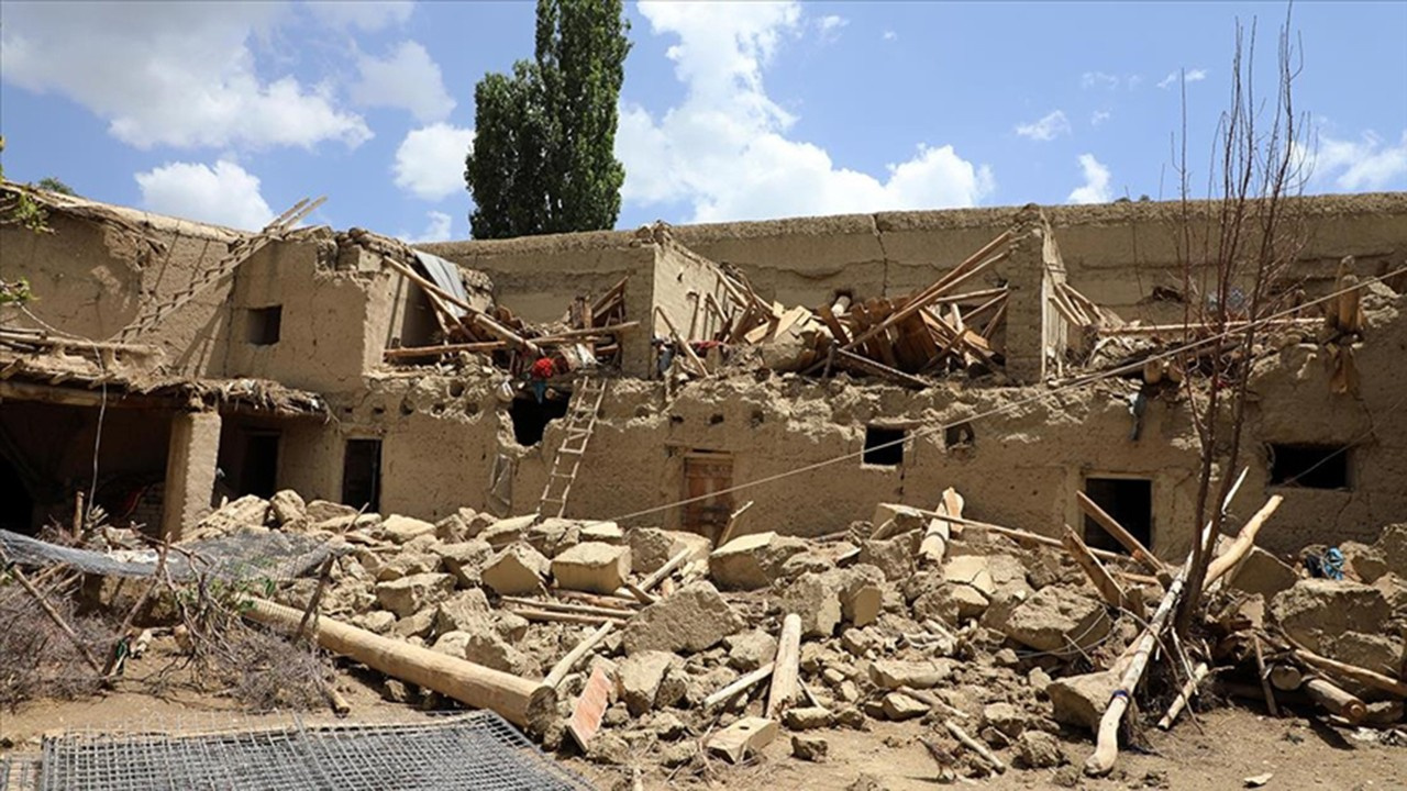 Afganistan depreminin bilançosu ağırlaşıyor
