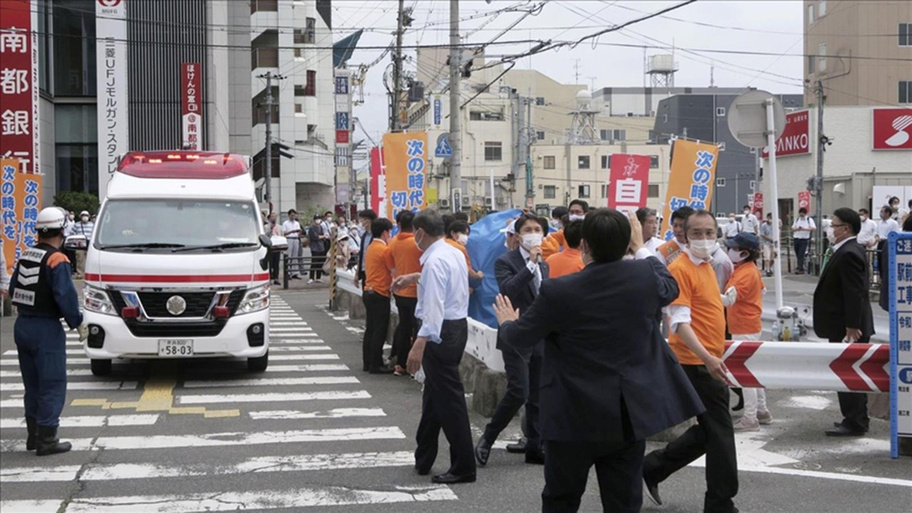 Japonya önceki başbakanı Abe'ye suikast