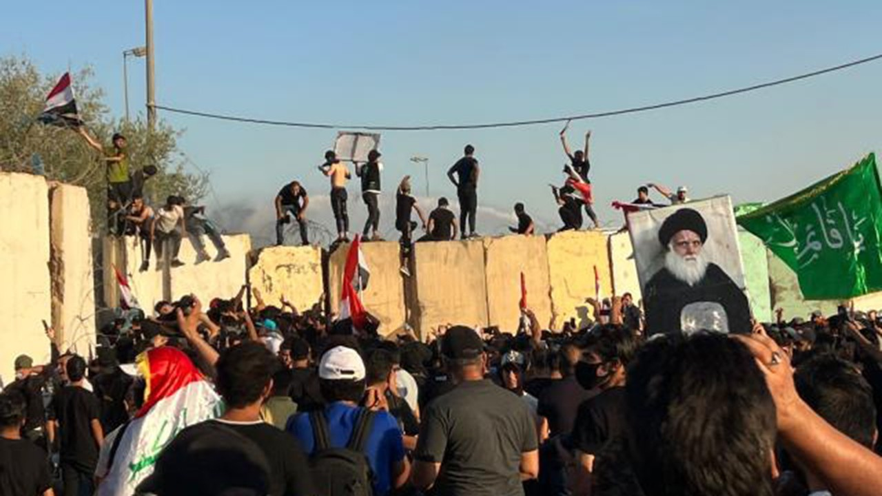 Irak tekrar karıştı, göstericiler Meclis binasında