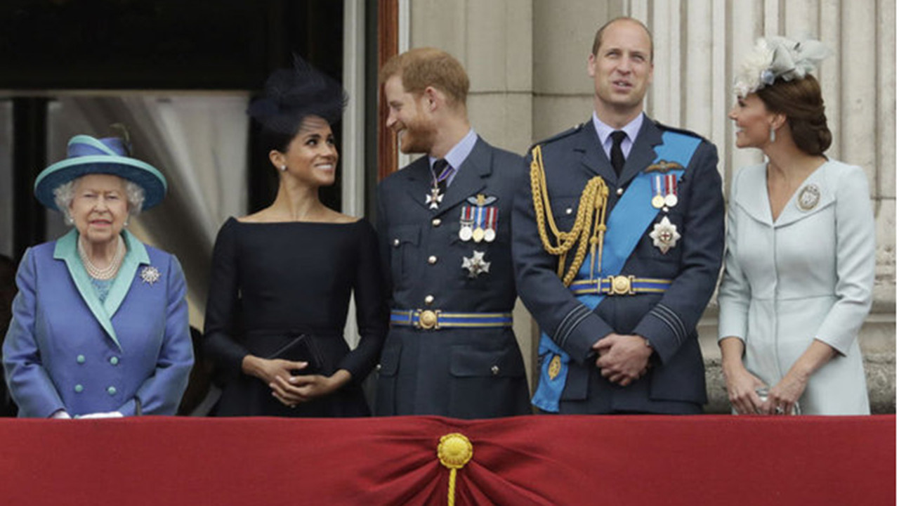 Prens Harry ile eşi Meghan Markle İngiltere'ye dönüyor