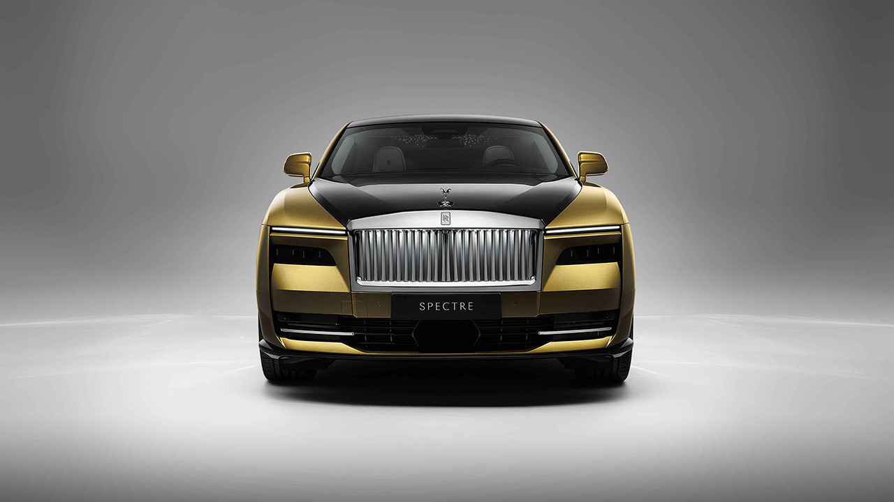 Rolls-Royce elektrikli arabasını tanıttı