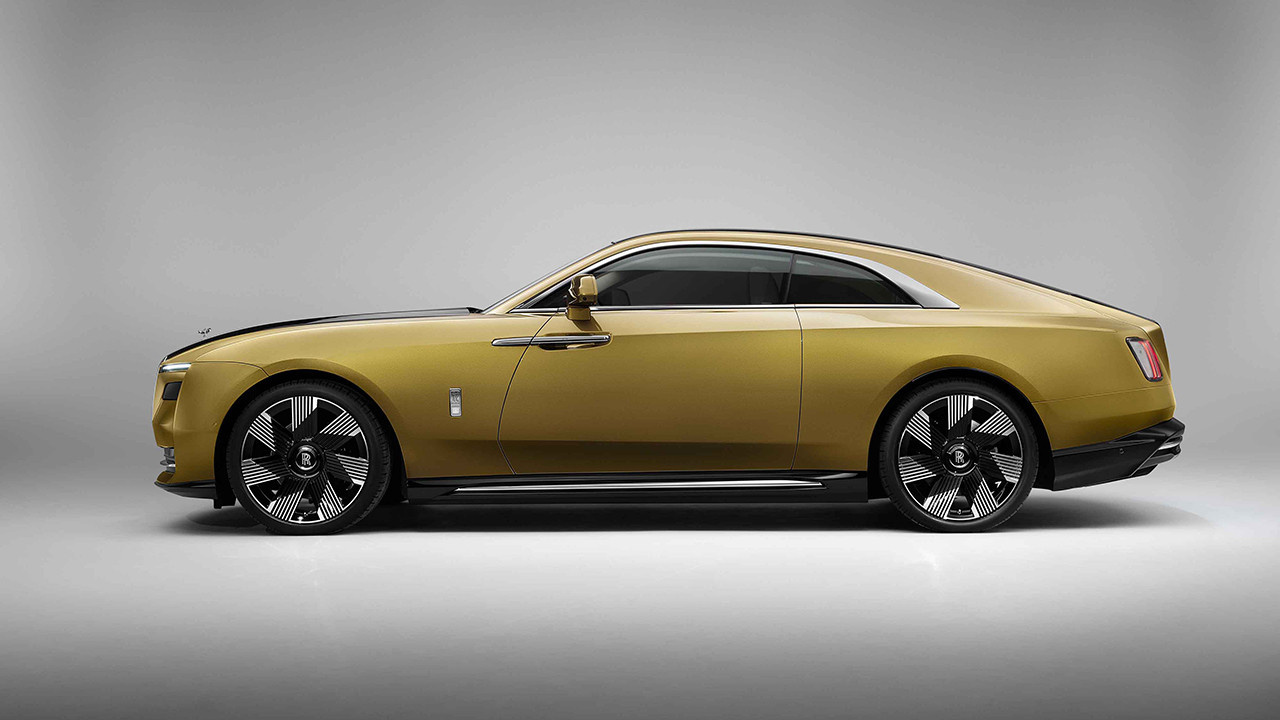 Rolls-Royce elektrikli arabasını tanıttı