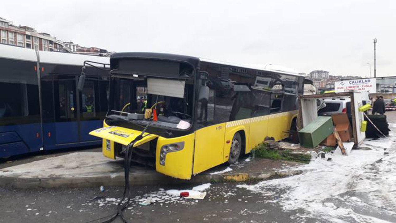 İstanbul'da tramvay-otobüs kazası