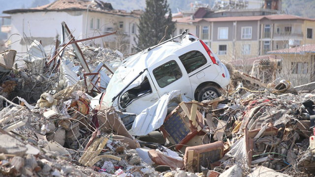 Felaketin boyutunu gösteren yeni enkaz görüntüleri - Sayfa 5