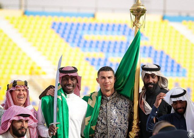 Ronaldo'yu kılıçla görenler şaşırdı - Sayfa 10