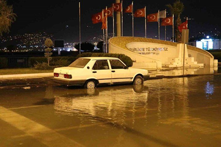 İskenderun'da deprem sonrası deniz suları yükseldi - Sayfa 8
