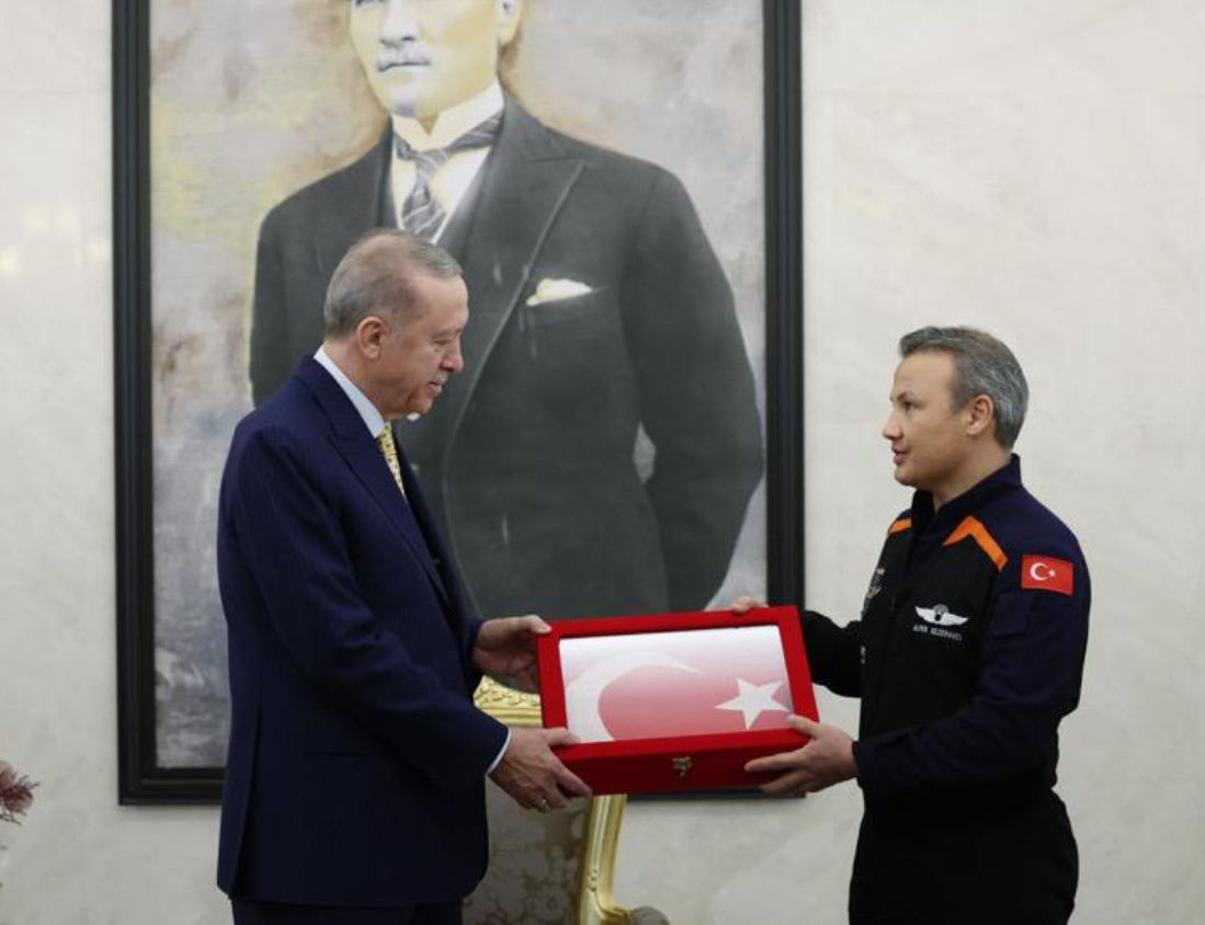 Cumhurbaşkanı Erdoğan, Alper Gezeravcı ile görüştü - Sayfa 3
