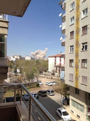Diyarbakır'da patlama! Olay yerinden ilk görüntüler - Sayfa 4