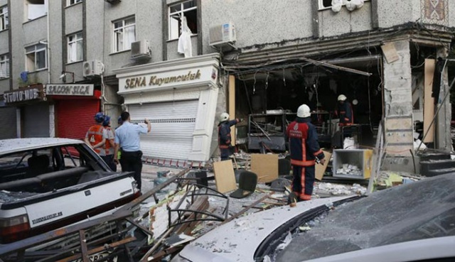 Bakırköy'de korkutan patlamadan kareler - Sayfa 1