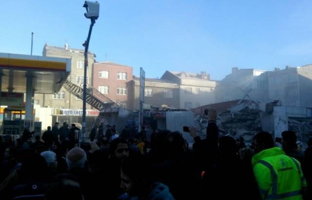 İstanbul Zeytinburnu'nda 8 katlı bina çöktü - Sayfa 1