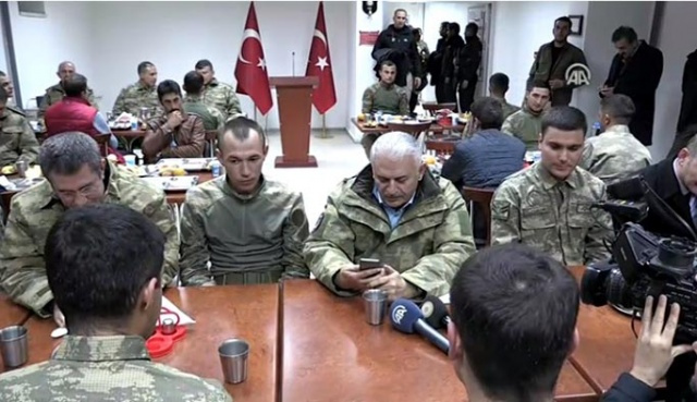 Başbakan Yıldırım Dağlıca'da askerle birlikte canlı yayına katıldı - Sayfa 5
