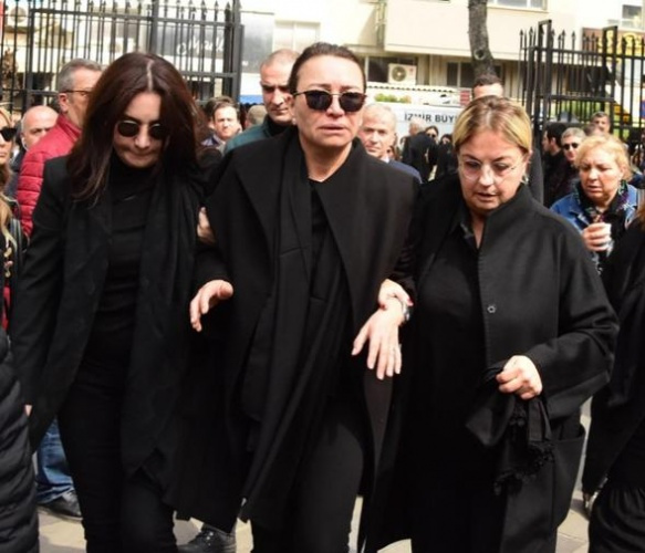 Demet Akbağ'ın acı günü - Sayfa 22